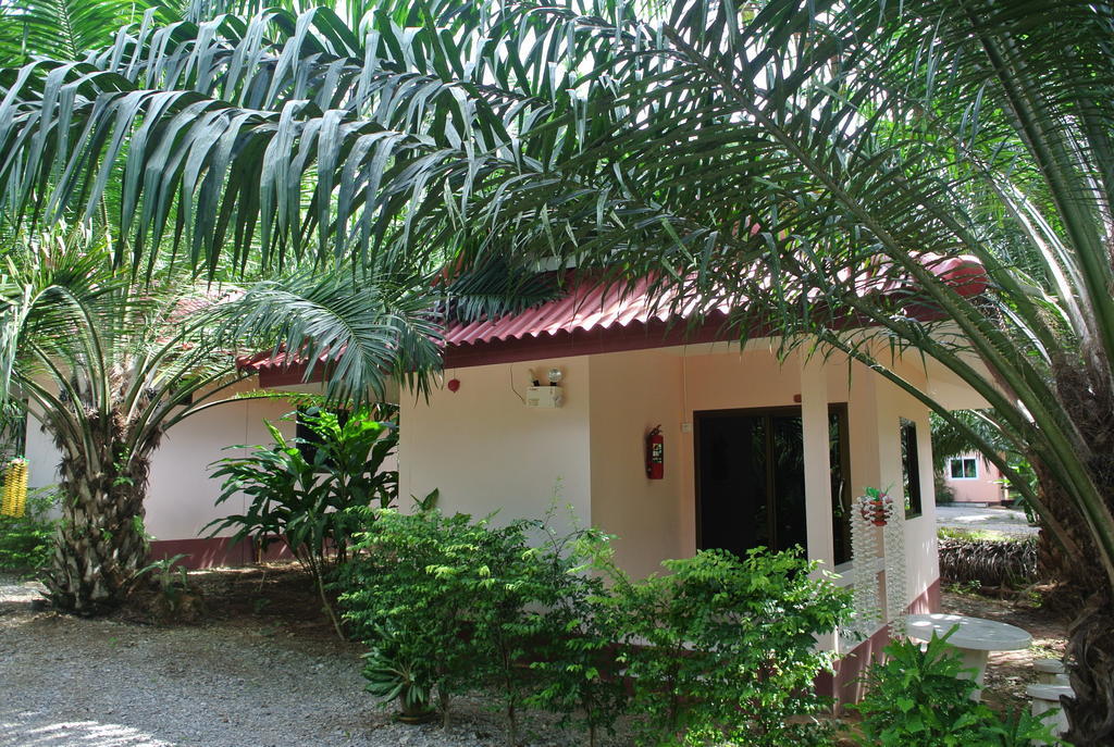 Bantatuk Resort & Restaurant Ban Tha Khun Exterior foto